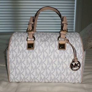 Authentic Michael Kors…Grayson Barrel